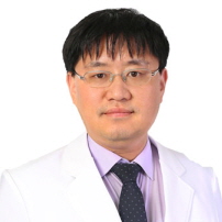 호흡기.알레르기 내과유정완_.jpg